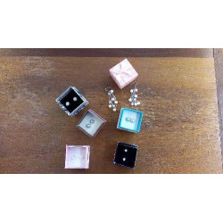 PAIRE DE BOUCLES D OREILLES...