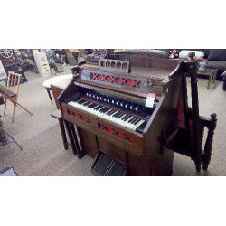 HARMONIUM ANCIEN À RÉVISER