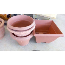 POT PLASTIQUE