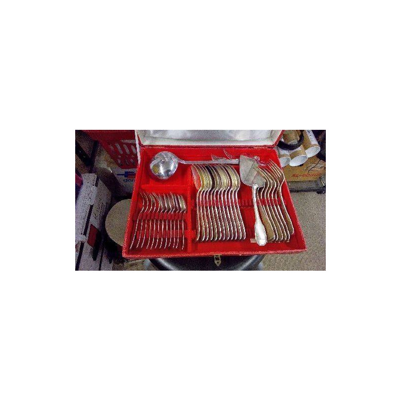 MÉNAGÈRE MÉTAL ARGENTÉ EN L\'ÉTAT