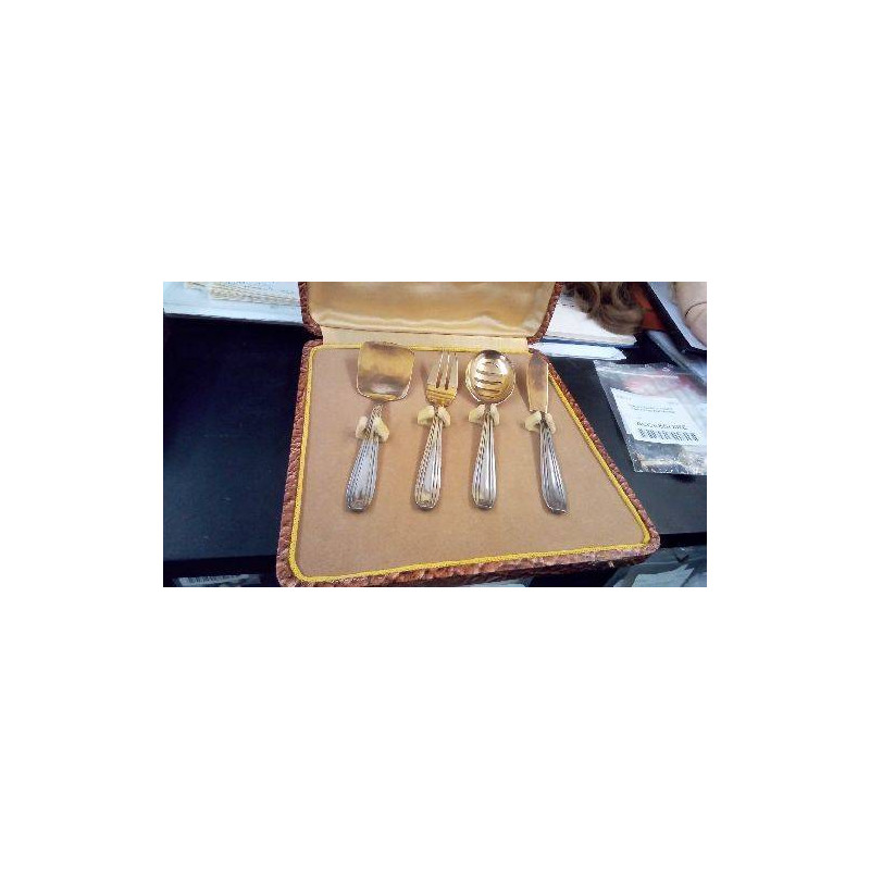 SERVICE À FRIANDISE MÉTAL ARGENTÉ