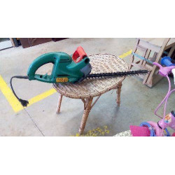 TAILLE HAIE ÉLECTRIQUE...