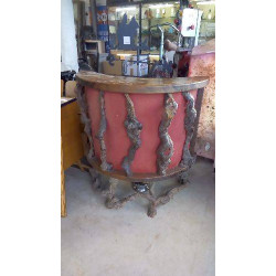 BAR BRUTALISTE CEPS DE VIGNE