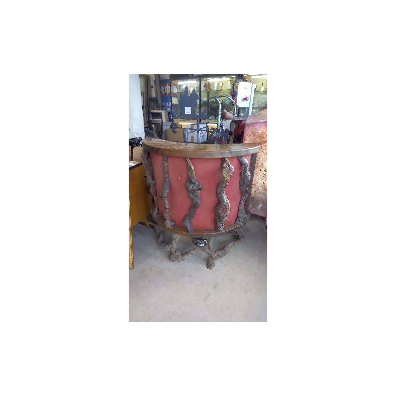 BAR BRUTALISTE CEPS DE VIGNE