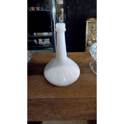 VASE SOLIFLORE OPALINE