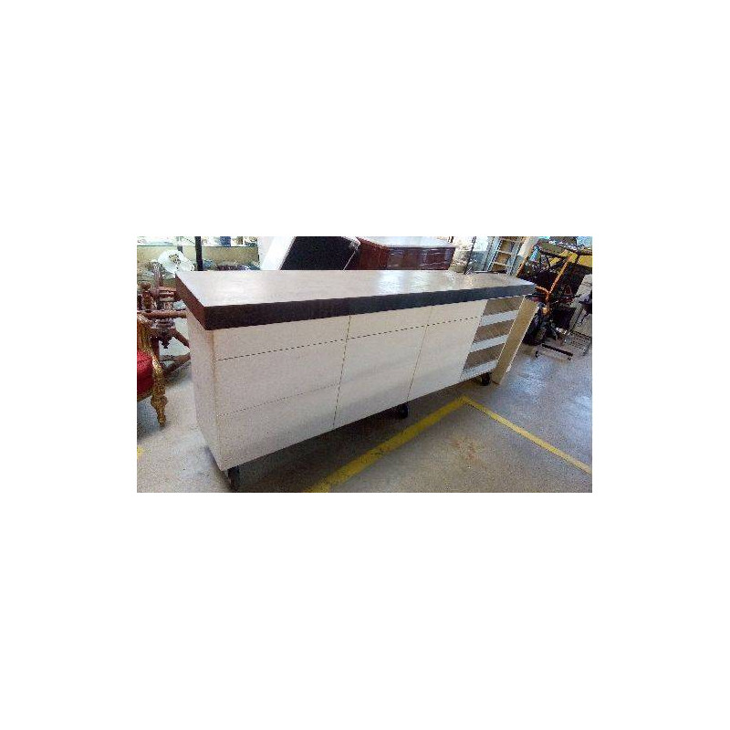 MEUBLE D\'APPOINT SUR ROULETTES 9 TIROIRS DESSUS BÉTON