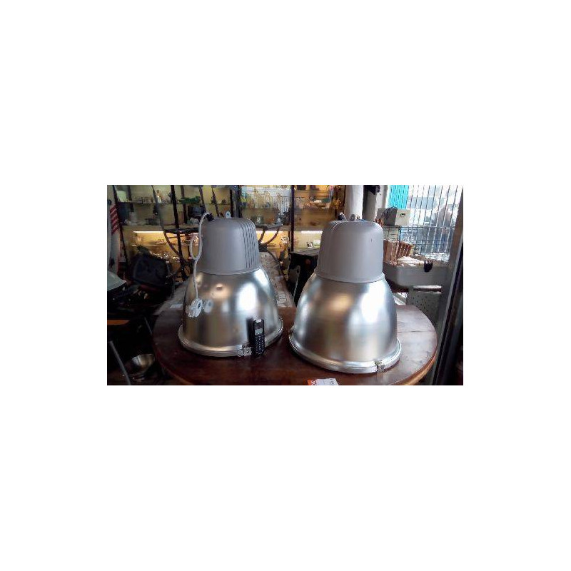 LUMINAIRE INDUSTRIEL 220/240V