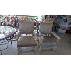 PAIRE DE TRÔNES REVISITÉS...