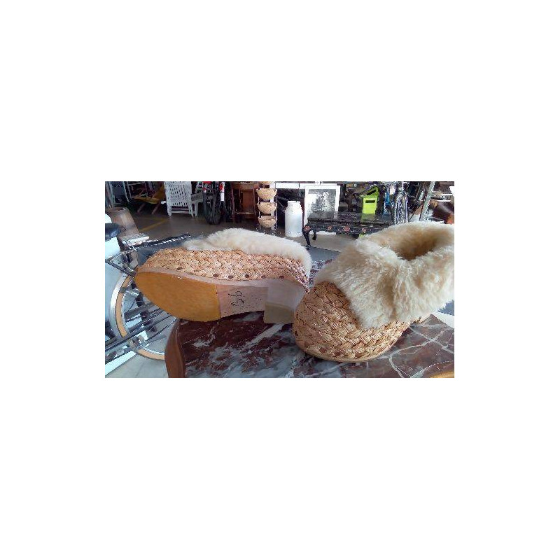 PAIRE DE SABOTS BOIS/RAFFIA/LAINE T36