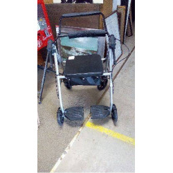 DÉAMBULATEUR 4 ROUES