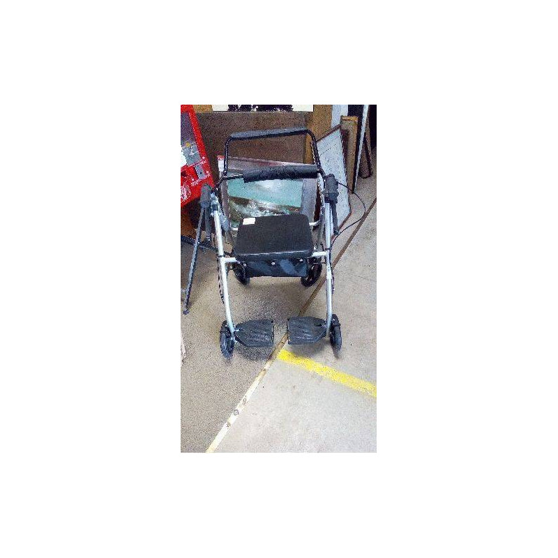 DÉAMBULATEUR 4 ROUES