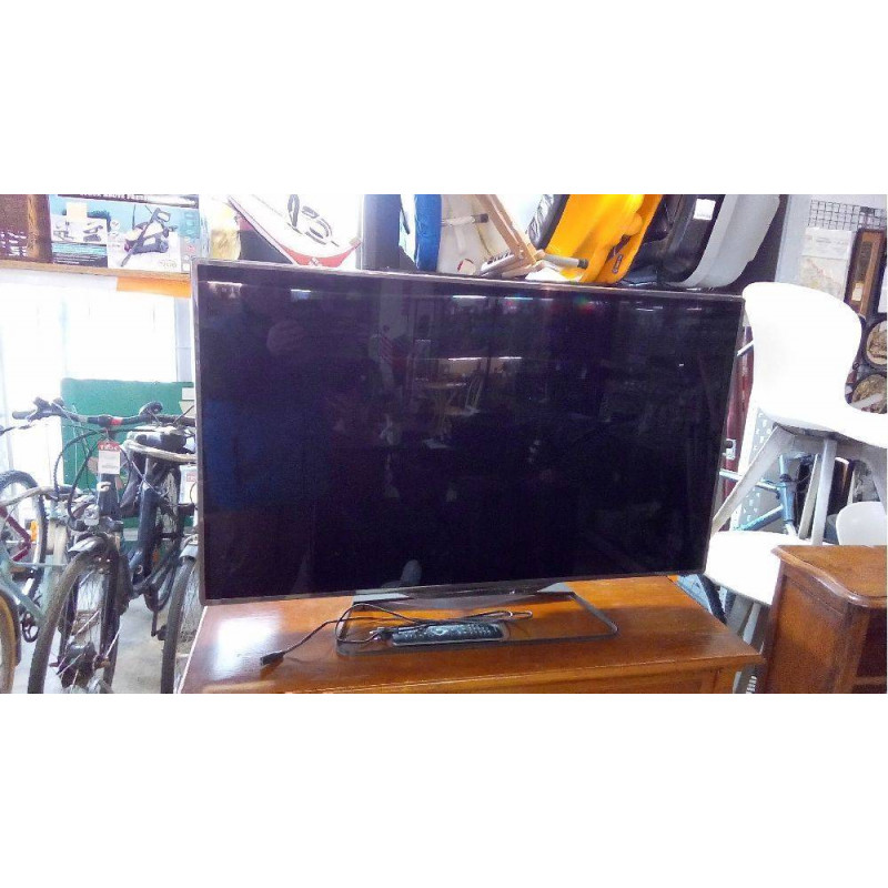 ÉCRAN PHILIPS 112CM