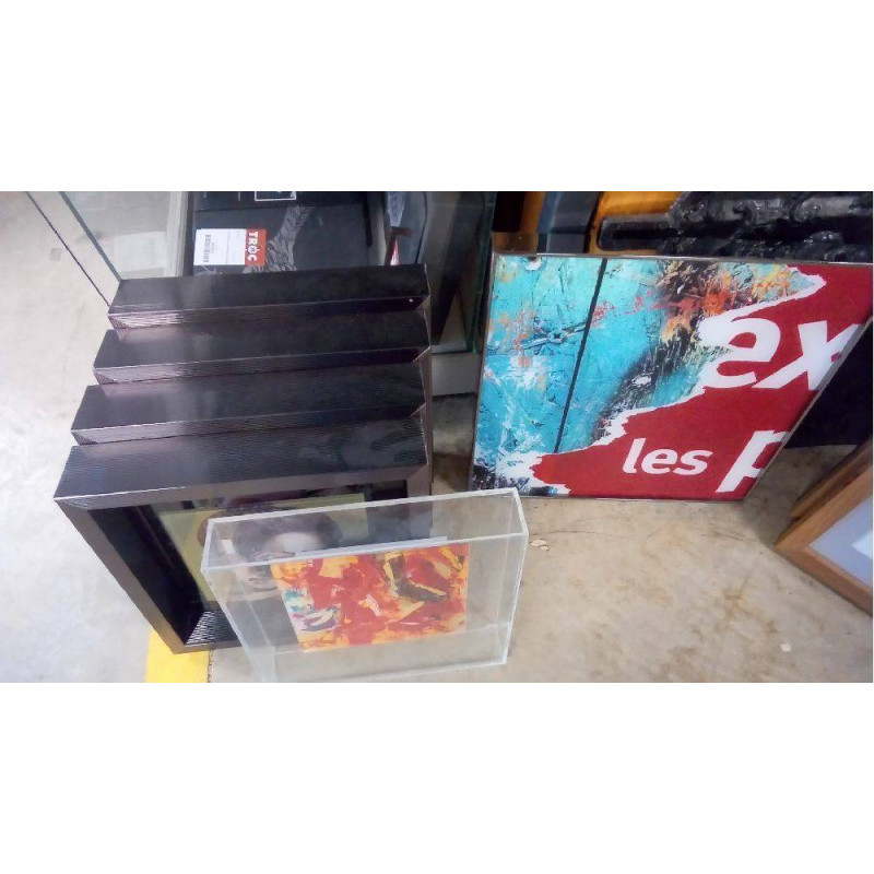 PETIT ENCADREMENT PLEXIGLAS