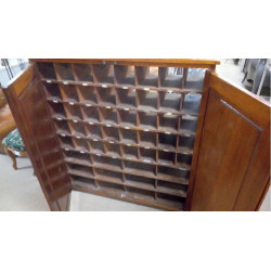 MEUBLE À FANIONS TECK ANGLAIS ANCIEN