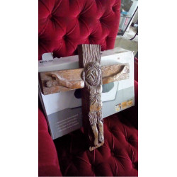 CHRIST SCULPTÉ NAÏF
