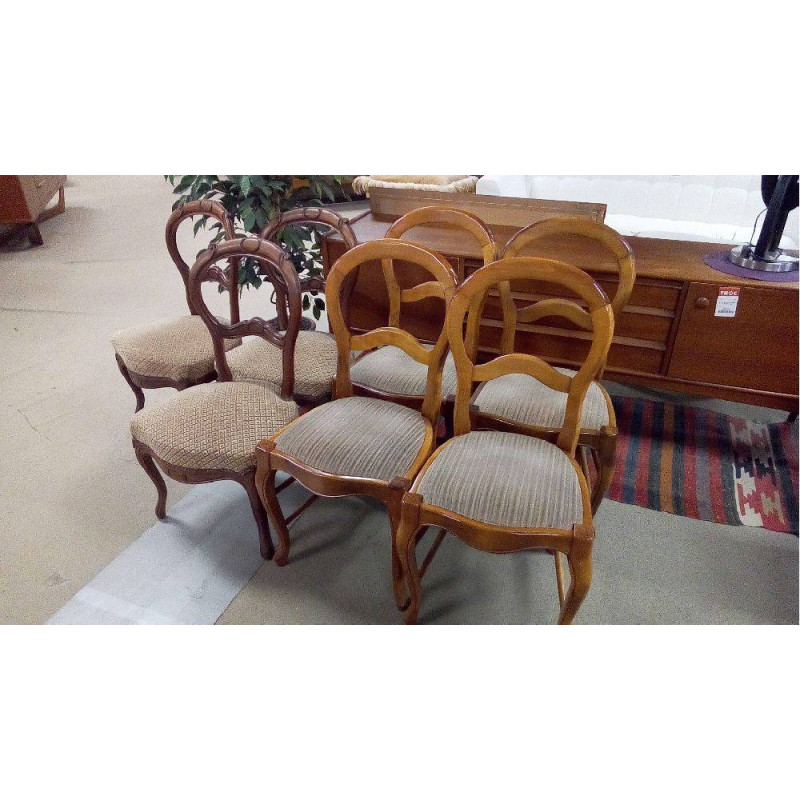 LOT DE 4 CHAISES DE STYLE