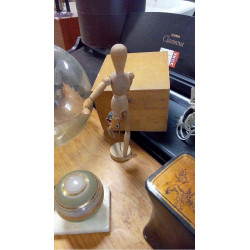 MANNEQUIN POSTURE O\'CÉDAR