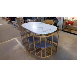 TABLE MODERNE 6 COUVERTS...