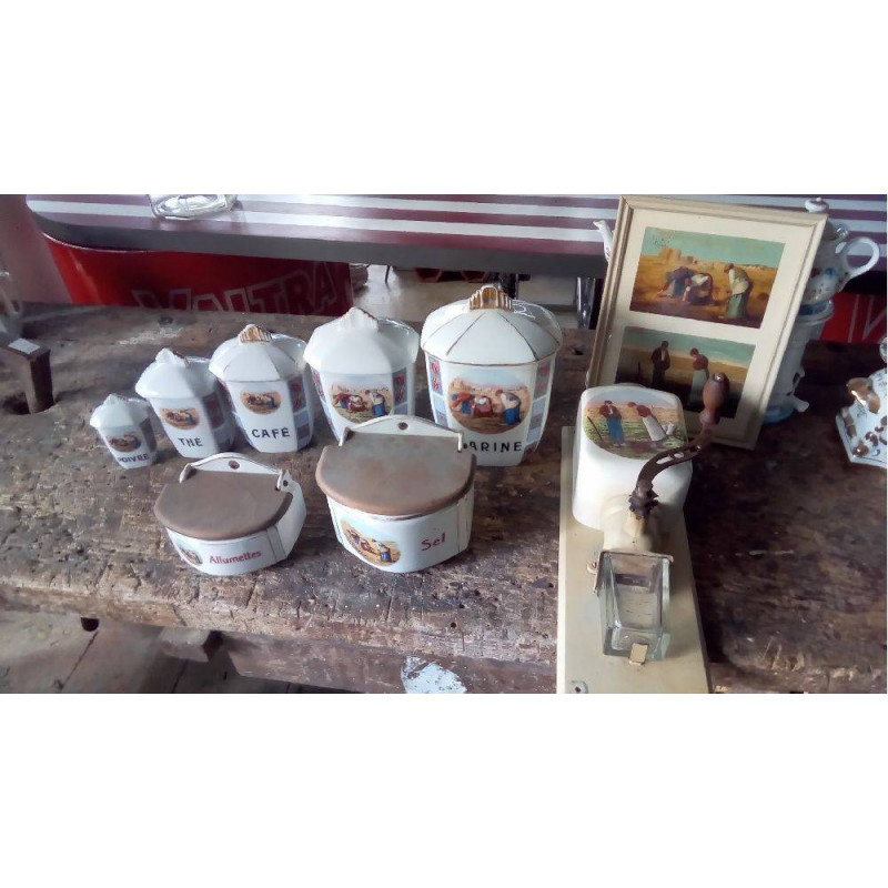 7 POTS EPICES AVEC MOULIN CAFÉ ET ENCADREMENT