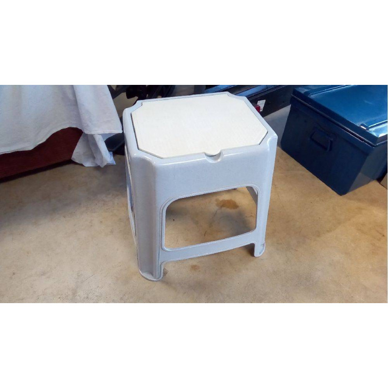 TABOURET COFFRE PLASTIQUE