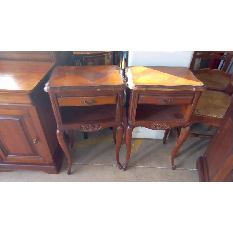 PAIRE DE CHEVETS MERISIER STYLE LOUIS XV