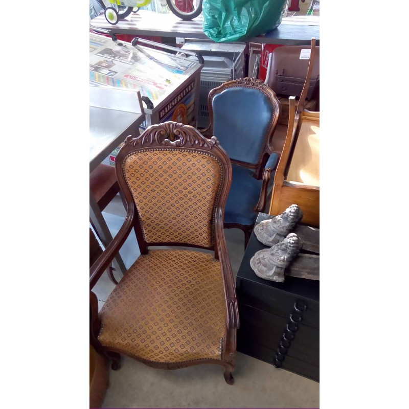 FAUTEUIL DE STYLE TAPISSÉ