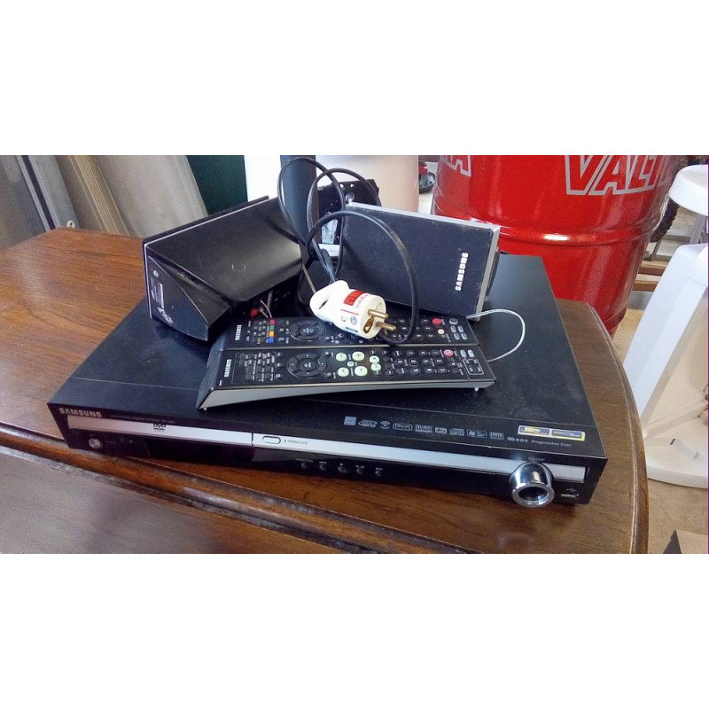 LECTEUR DVD SAMSUNG AVEC 2 ENCEINTES