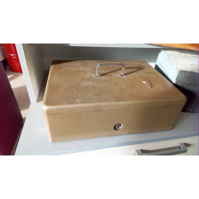 COFFRET RENFORCÉ AVEC CLÉ