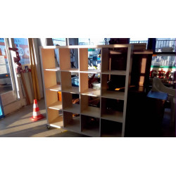 ÉTAGÈRE 16 CASES SUR ROULETTES