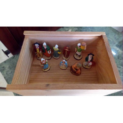 LOT DE 8 SANTONS ARTISANAUX...