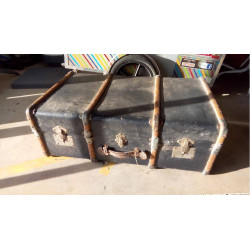 MALLE ANCIENNE PLATE