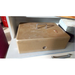 COFFRET RENFORCÉ AVEC CLÉ