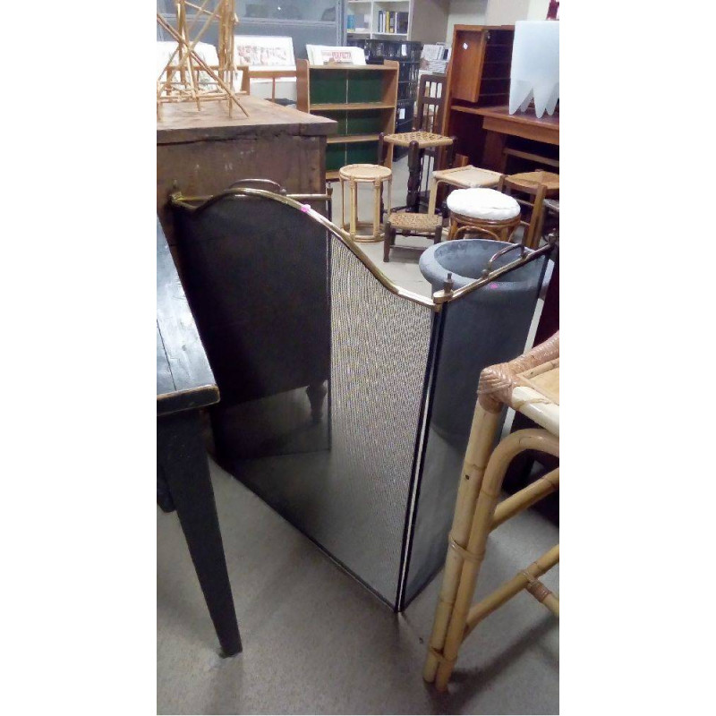 GRAND PARE FEU GRILLAGÉ