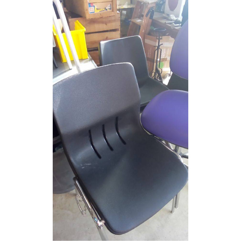 CHAISE PLASTIQUE