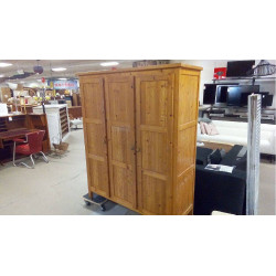 ARMOIRE PIN 3 PORTES
