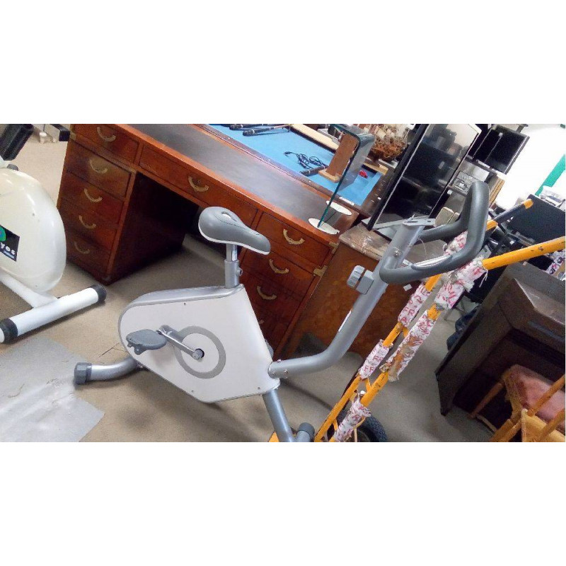 VÉLO D\'APPARTEMENT GRIS