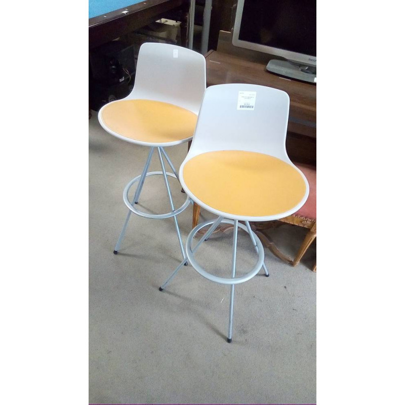PAIRE DE TABOURETS PIVOTANTS