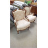 PAIRE DE FAUTEUILS STYLE LOUIS XV EN L\'ÉTAT
