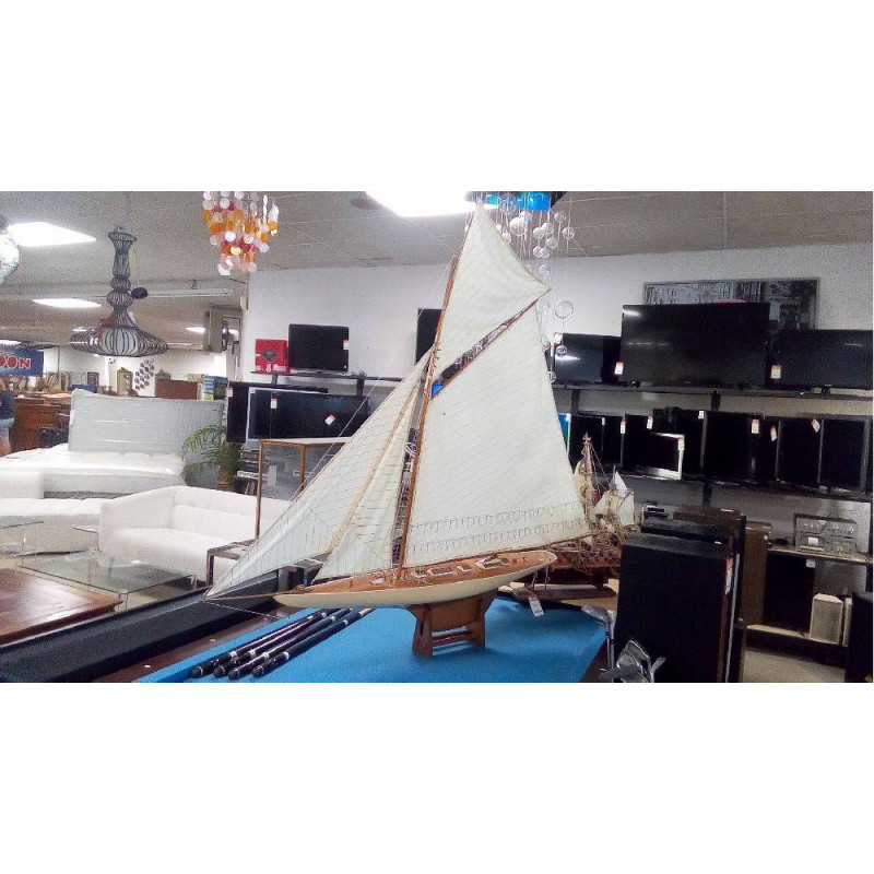 MAQUETTE CLASSE J ENDEVAOUR