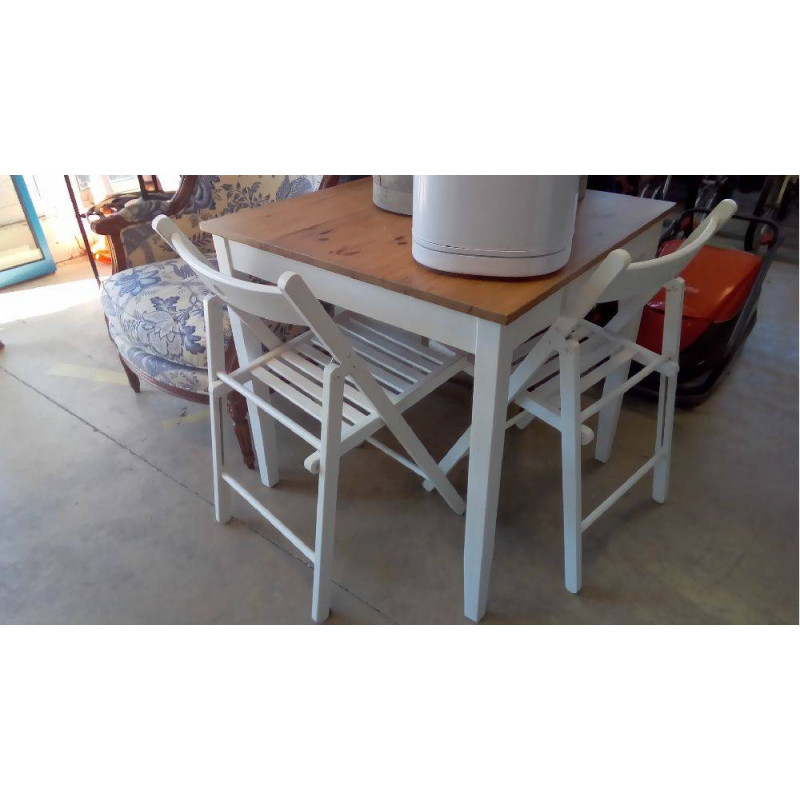 TABLE CARRÉE PIN AVEC 2 CHAISES PLIANTES