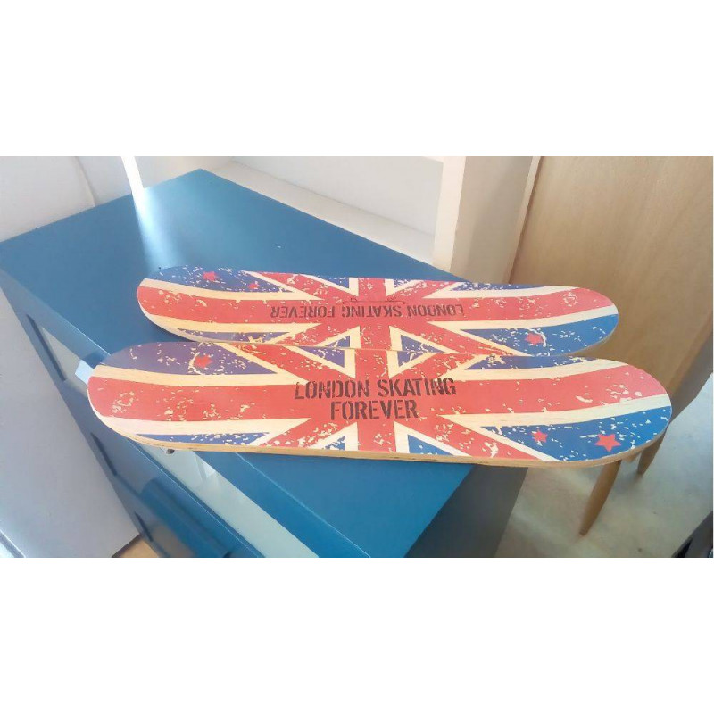 ÉTAGÈRE SKATEBOARD AVEC FIXATION MURALE