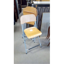 LOT DE 4 TABOURETS PLIANTS