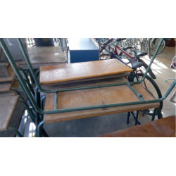 TABLE D\'ÉCOLIER FORMANT...