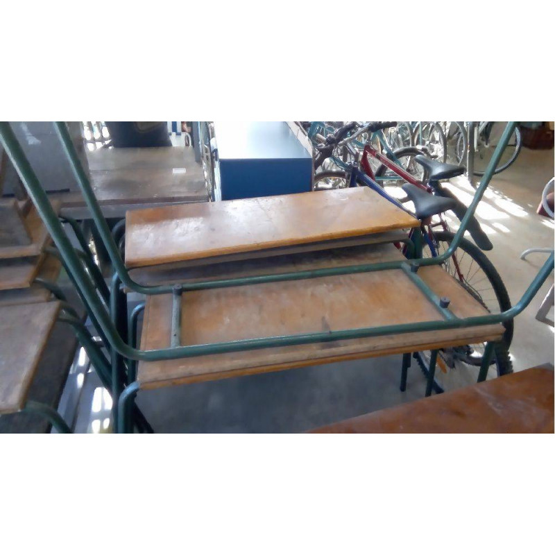 TABLE D\'ÉCOLIER FORMANT CONSOLE
