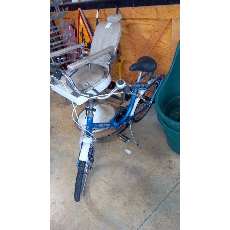 VELO PLIANT PEUGEOT BLEU (FREIN AR A REVOIR)