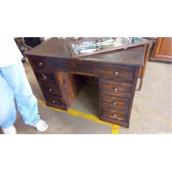 BUREAU 1 GRAND TIROIR 6 PETITS