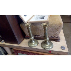 PAIRE DE BOUGEOIRS ANCIENS