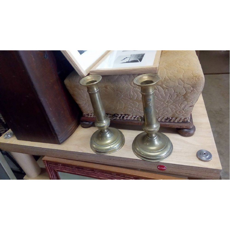 PAIRE DE BOUGEOIRS ANCIENS